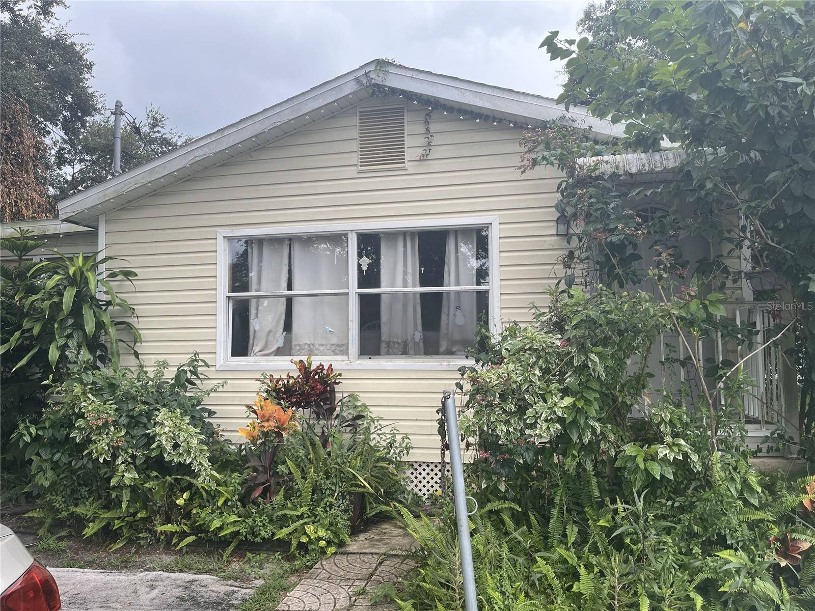 1127 AUBURN ST — photo 15