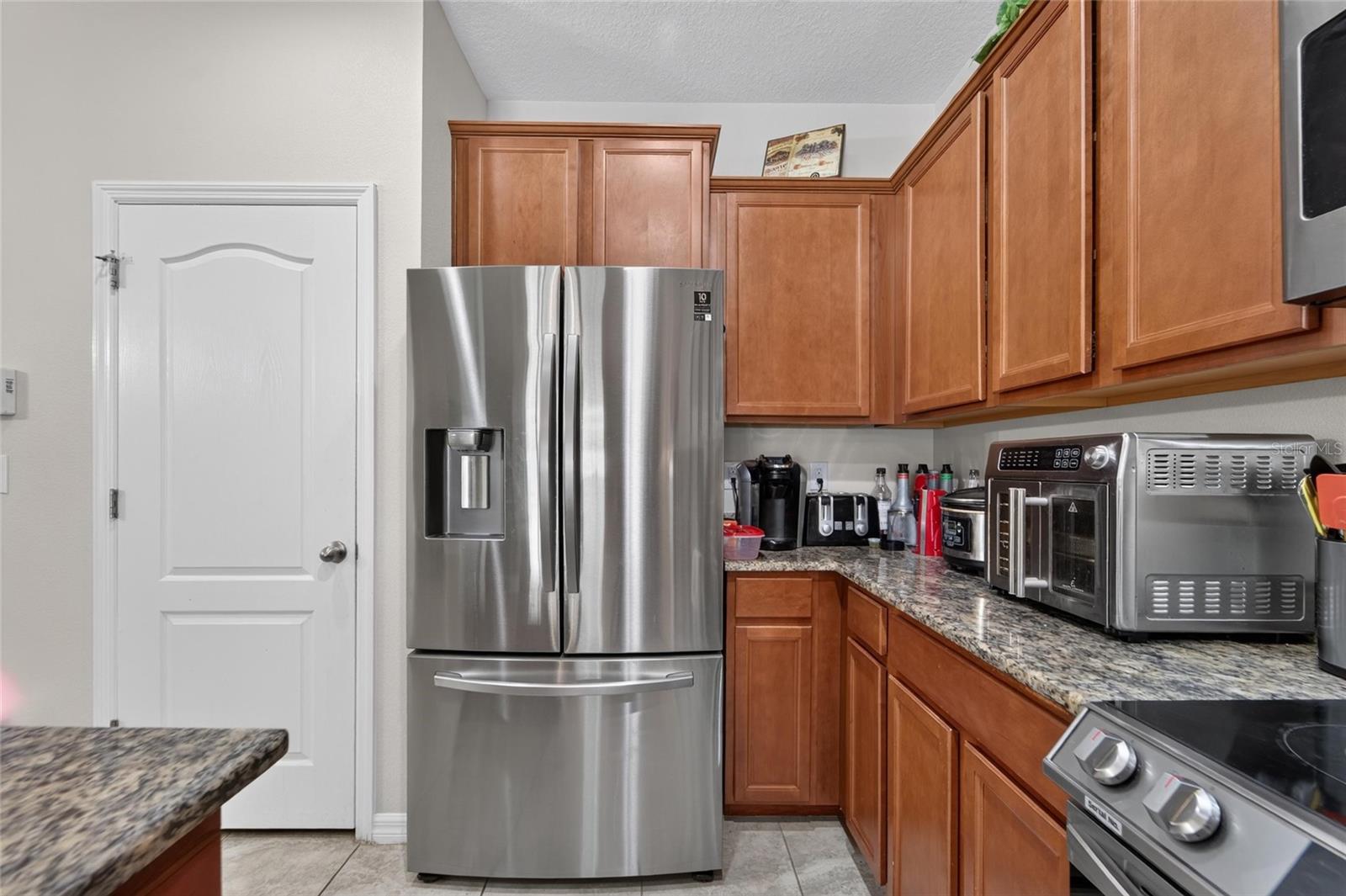 10411 RED CARPET CT — photo 10