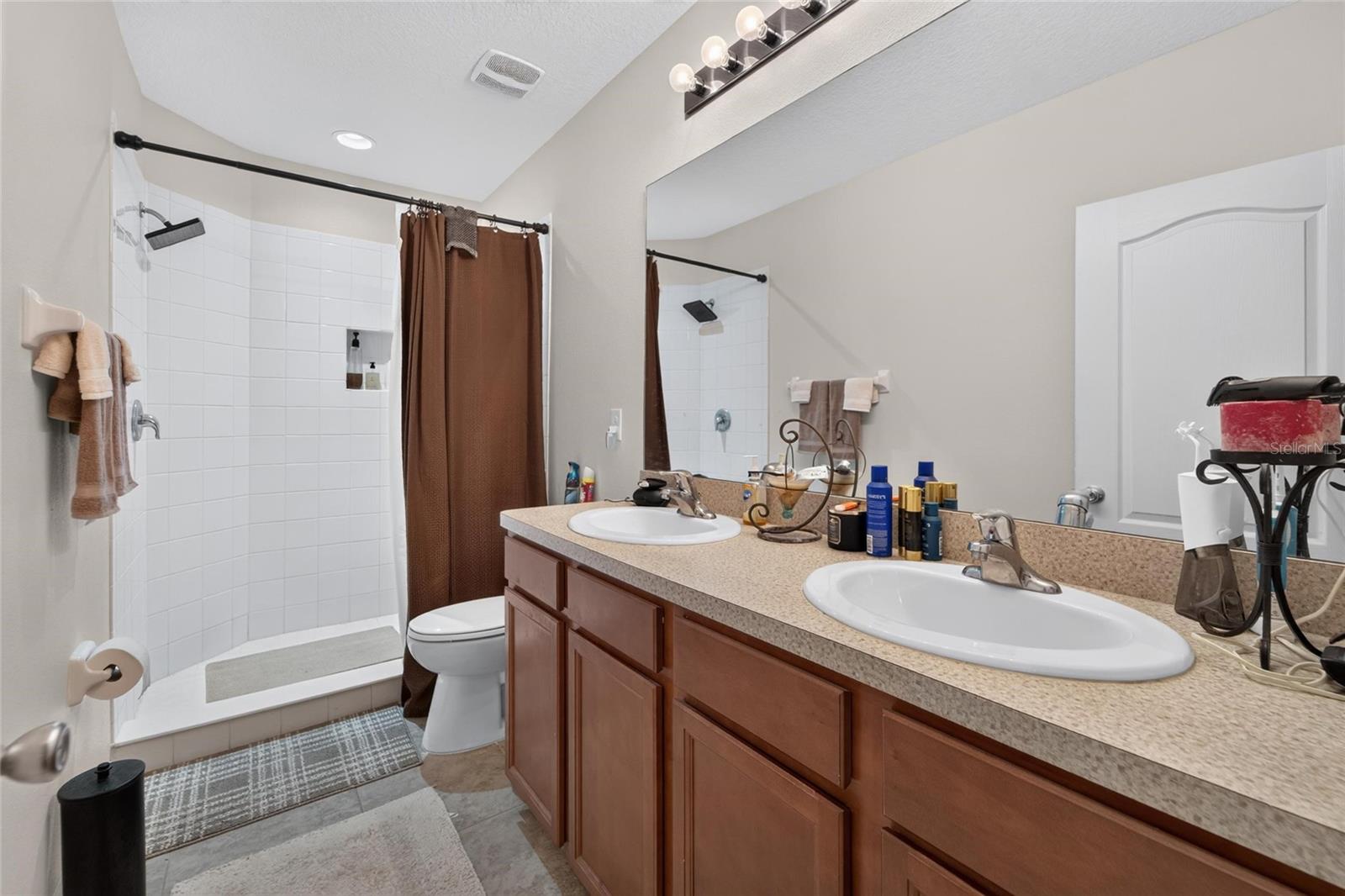 10411 RED CARPET CT — photo 19