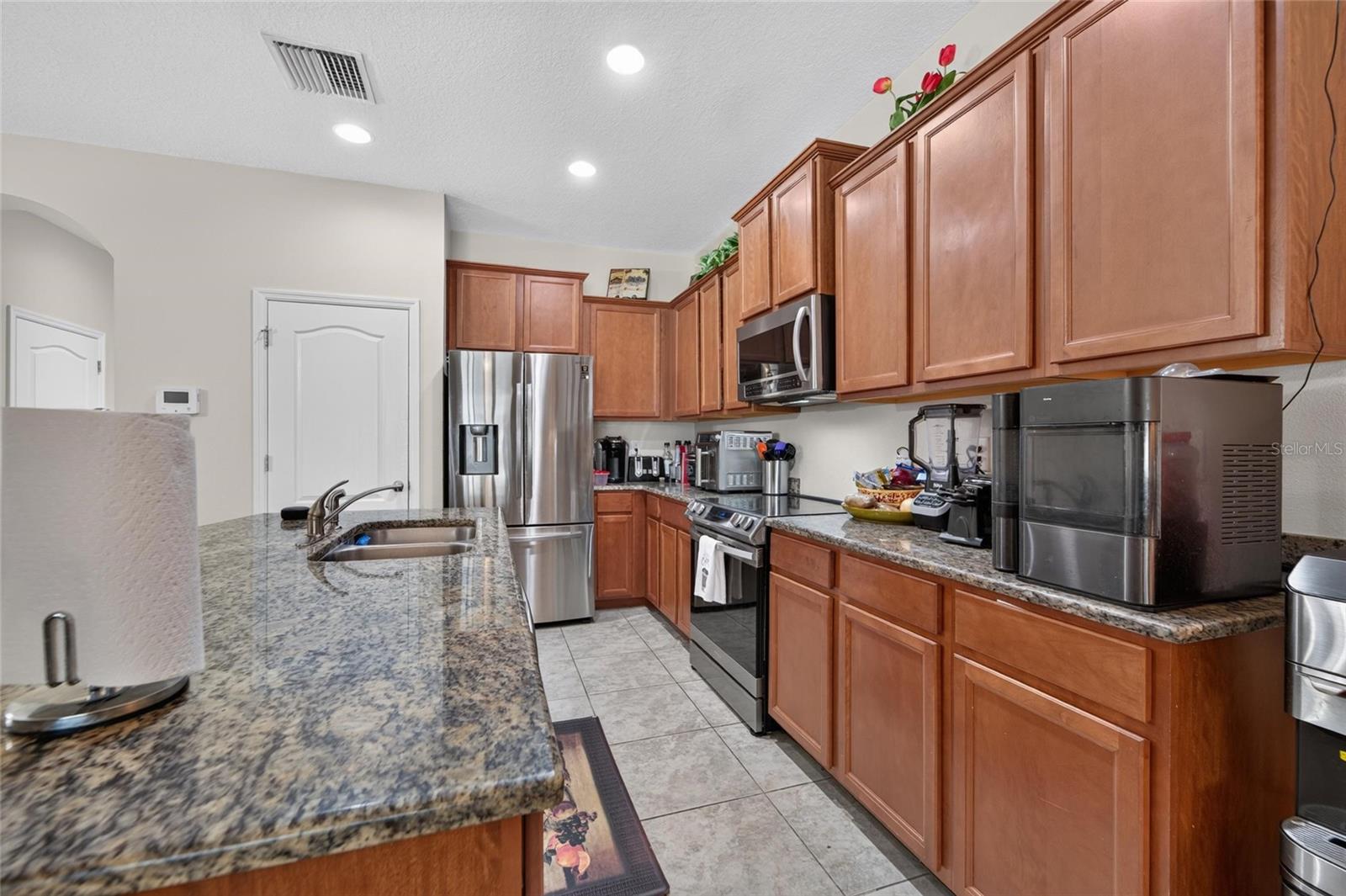 10411 RED CARPET CT — photo 6
