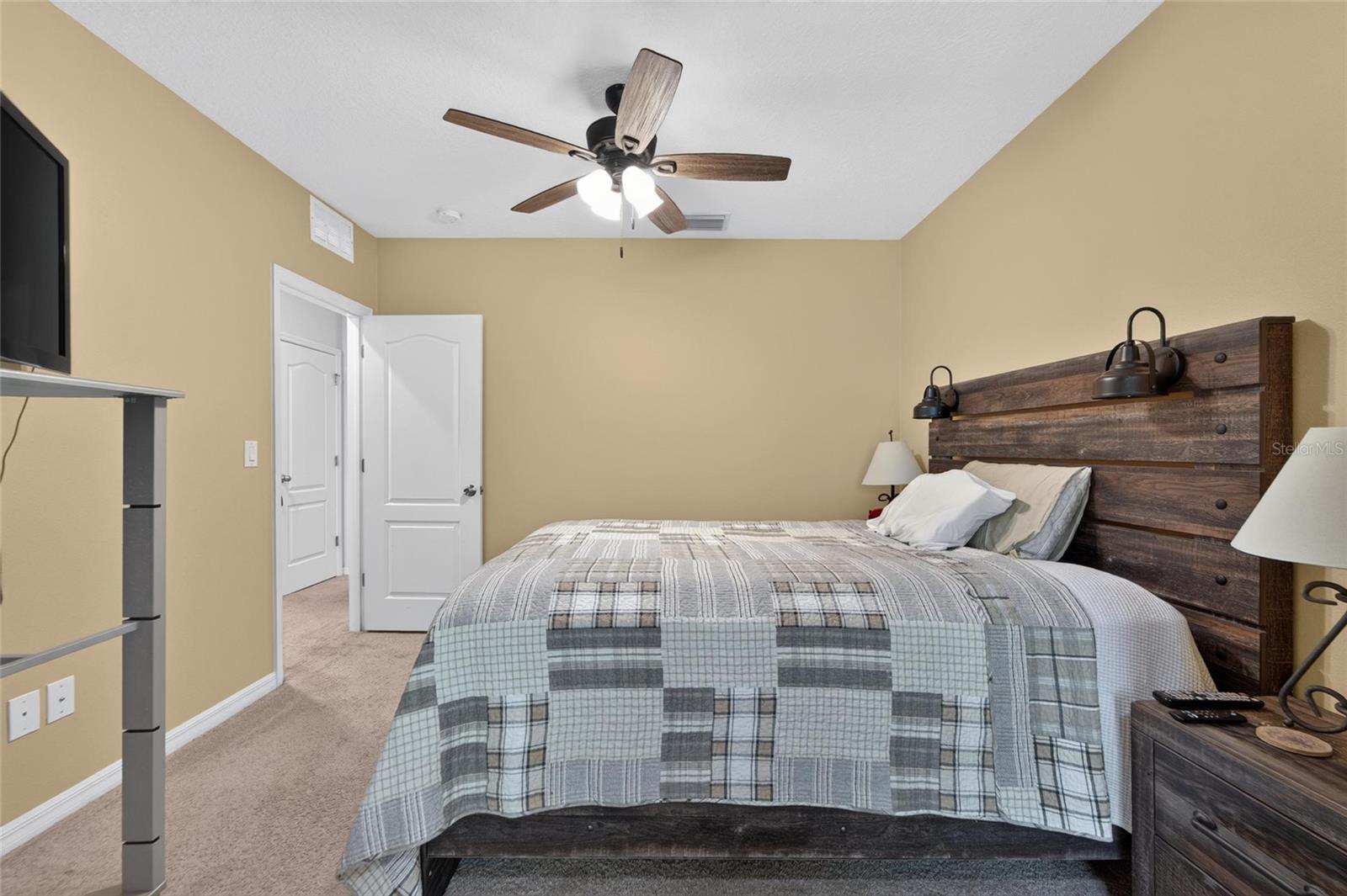10411 RED CARPET CT — photo 38