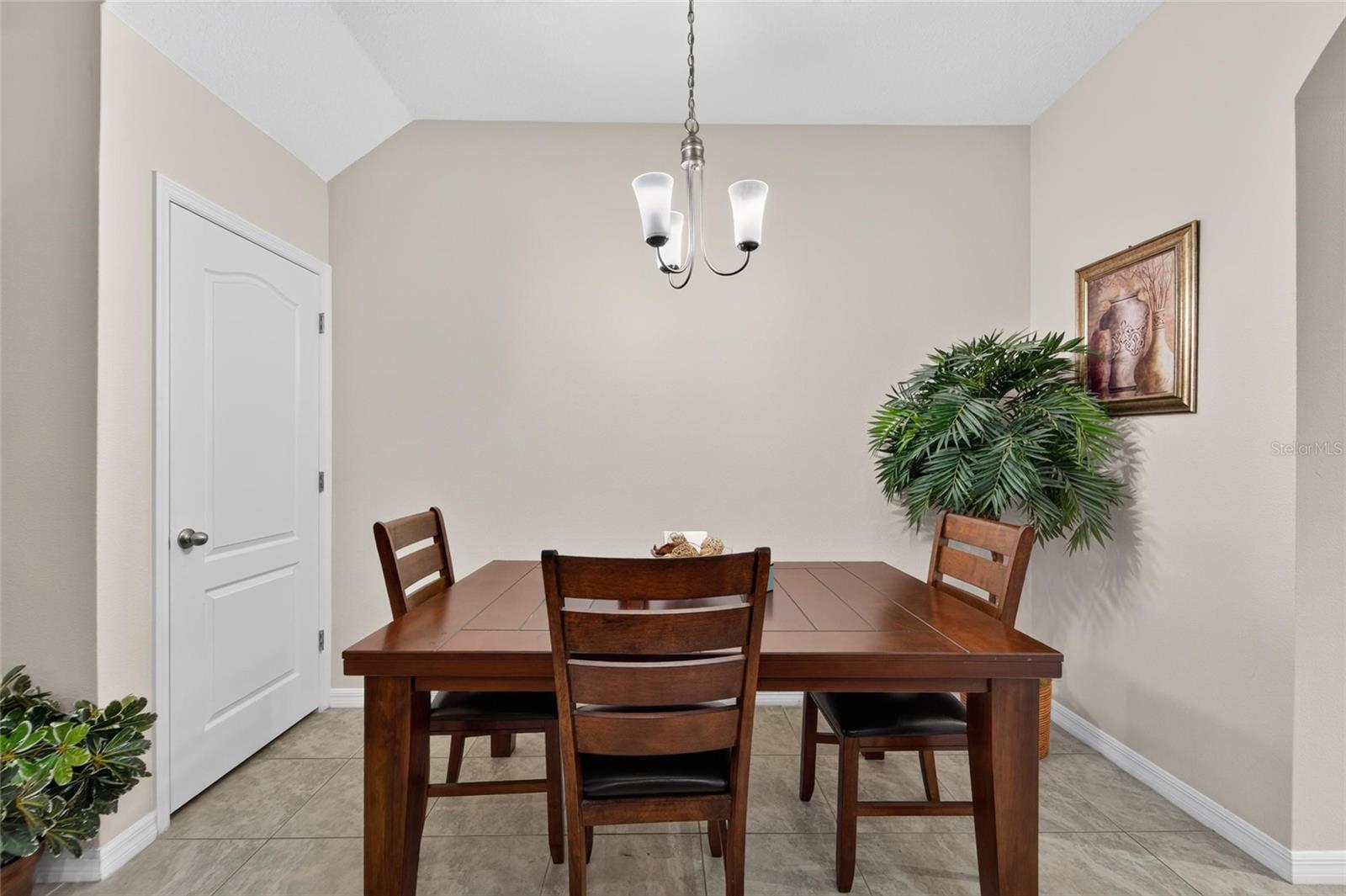 10411 RED CARPET CT — photo 14