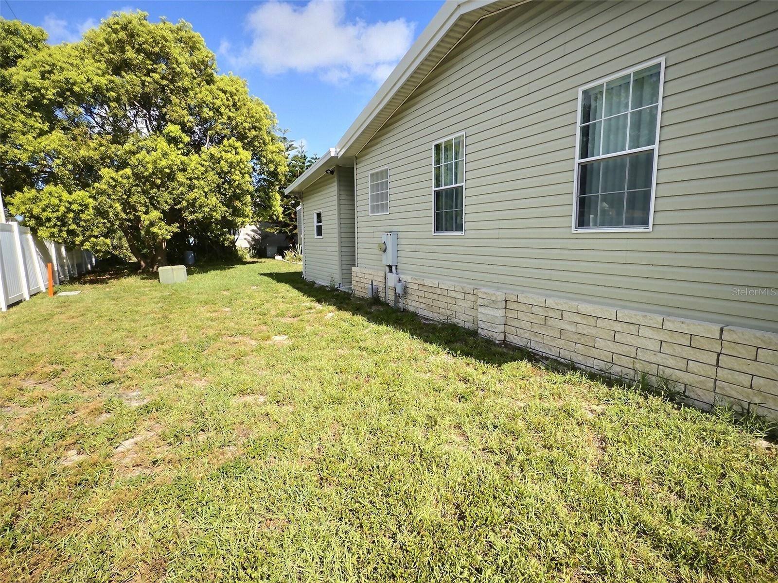 136 PINDO PALM ST W — photo 25