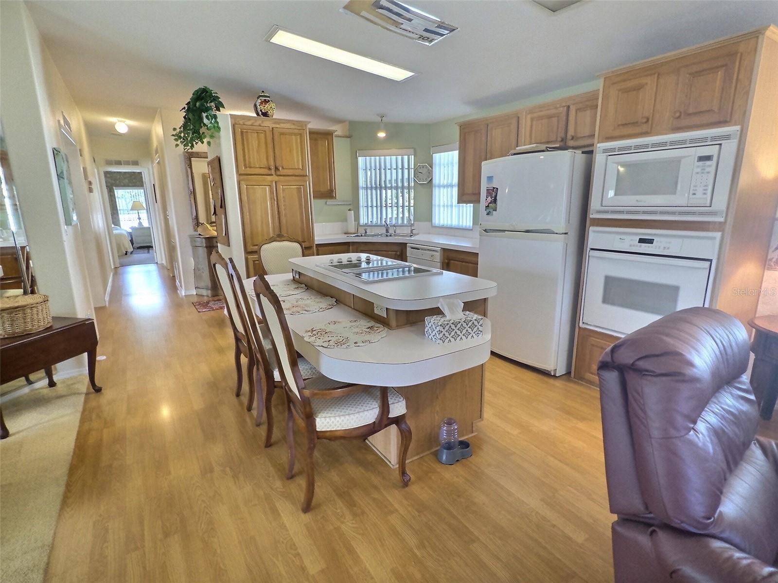 136 PINDO PALM ST W — photo 3