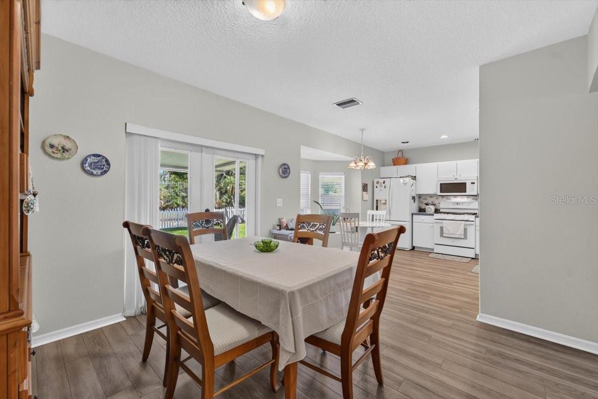 6615 SUMMER COVE DR — photo 16