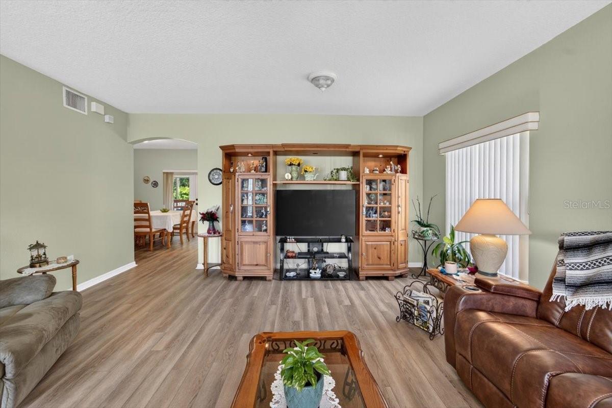 6615 SUMMER COVE DR — photo 9