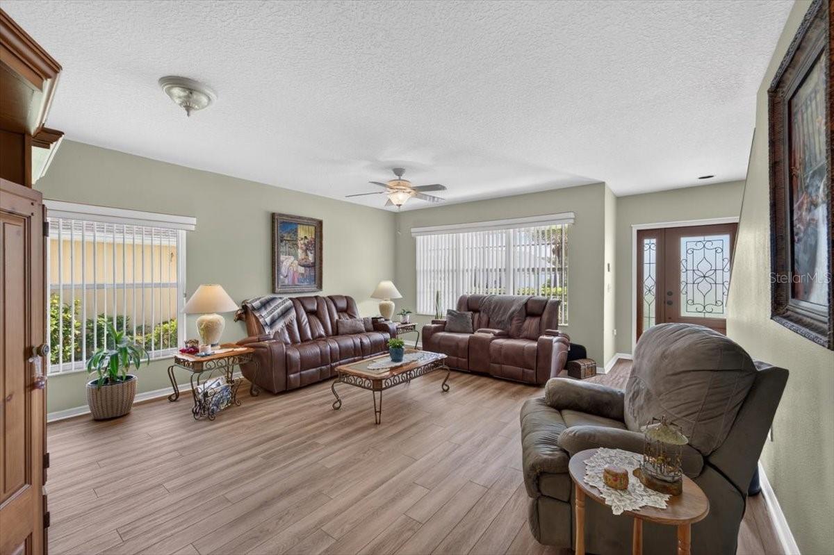 6615 SUMMER COVE DR — photo 10