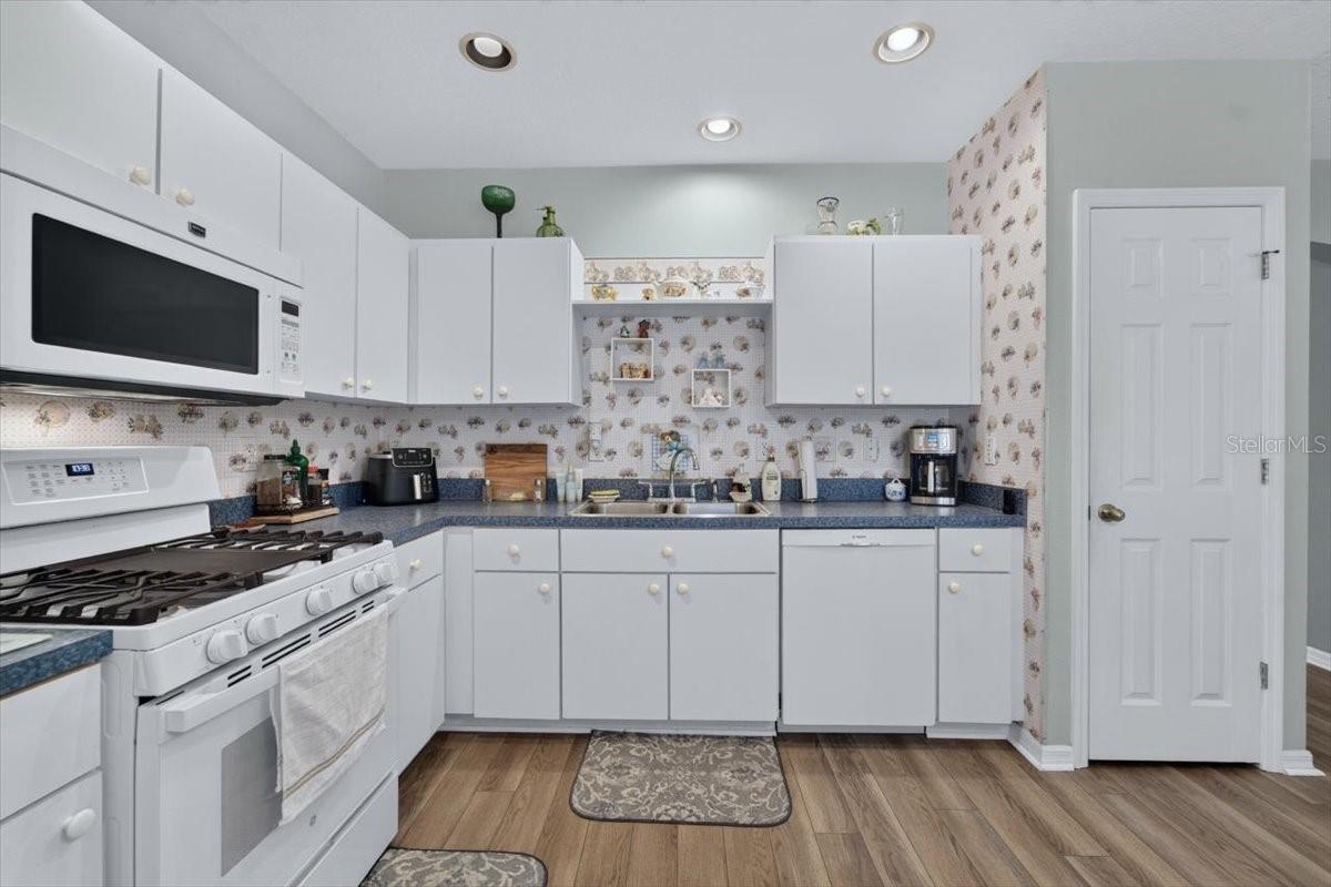 6615 SUMMER COVE DR — photo 14