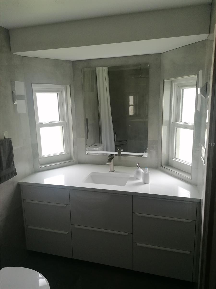 7708 ROSEWOOD DR — photo 25