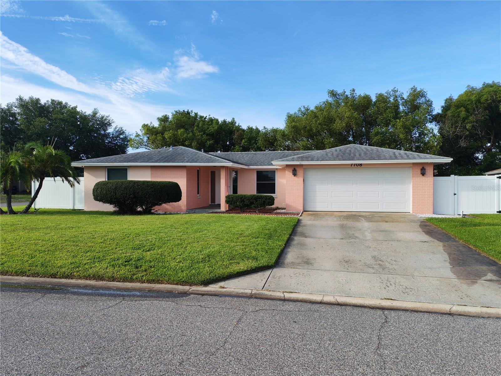 7708 ROSEWOOD DR — photo 2