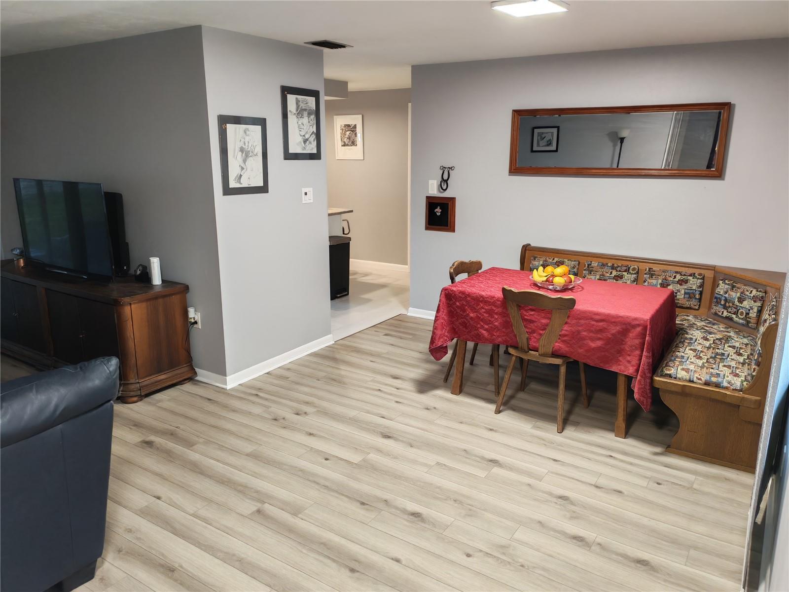 7708 ROSEWOOD DR — photo 34