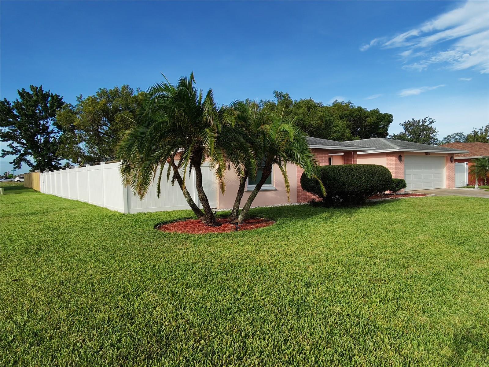 7708 ROSEWOOD DR — photo 3
