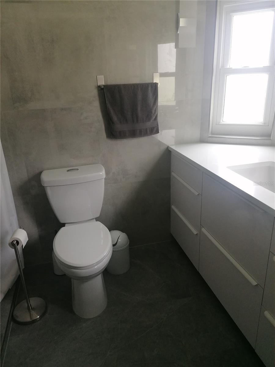 7708 ROSEWOOD DR — photo 28