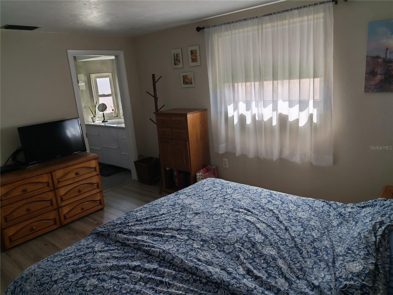 7708 ROSEWOOD DR — photo 23