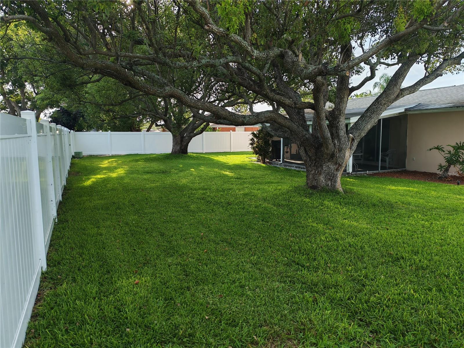 7708 ROSEWOOD DR — photo 15