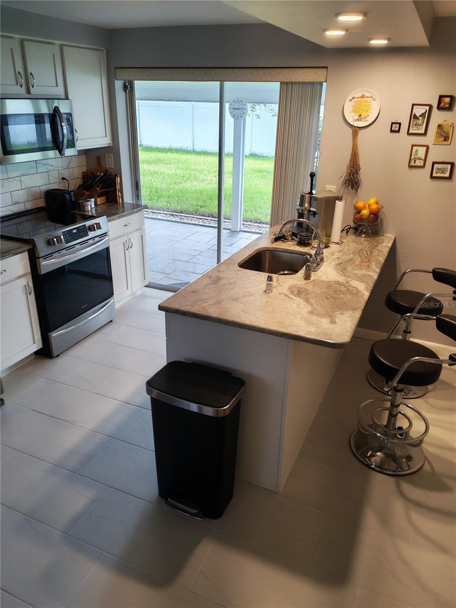 7708 ROSEWOOD DR — photo 48