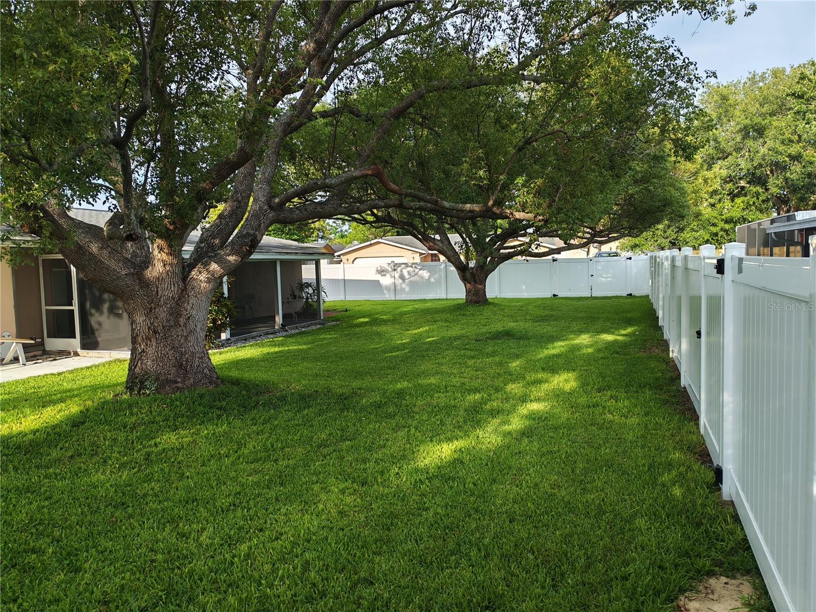 7708 ROSEWOOD DR — photo 13