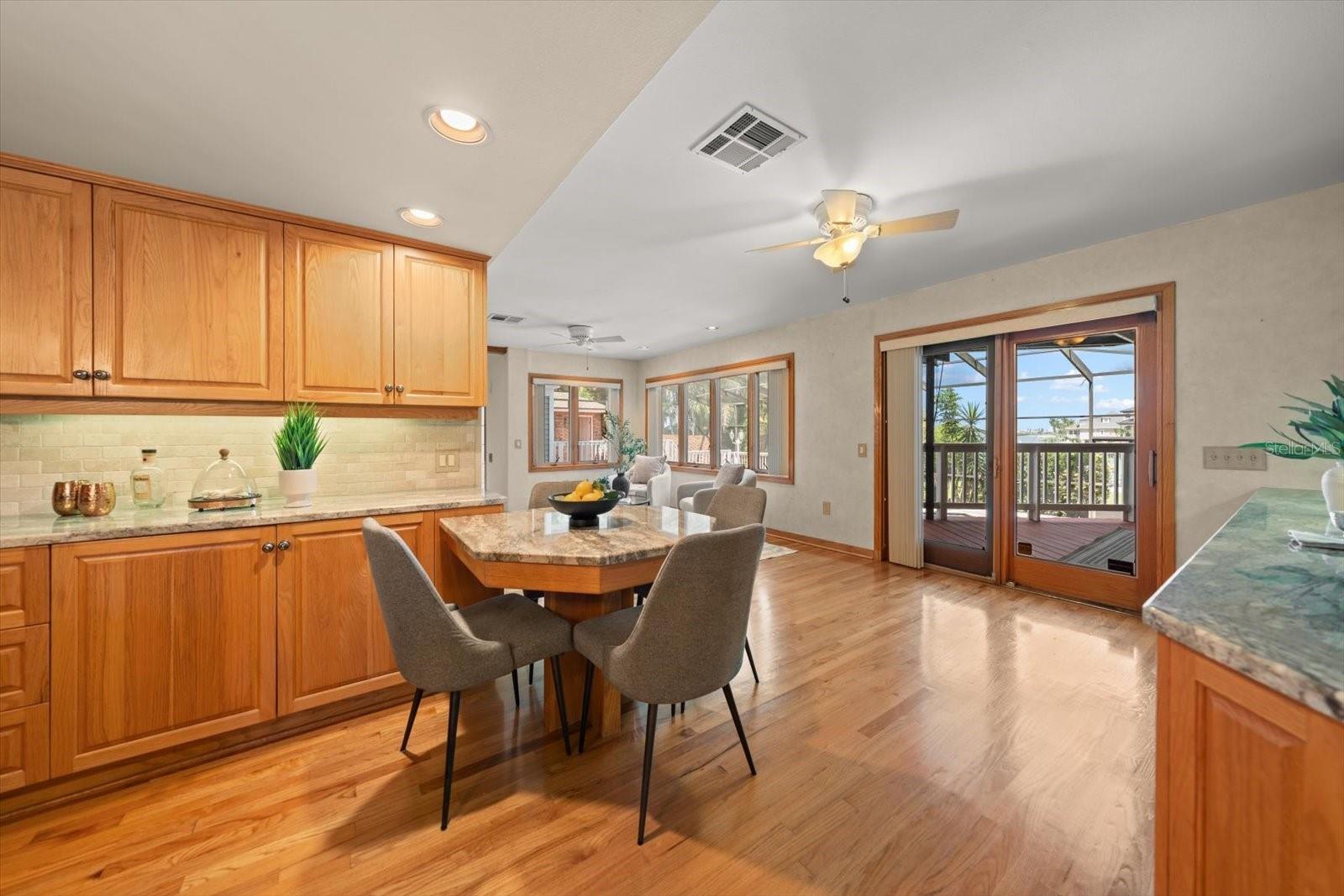 220 HARBOR VIEW LN — photo 25