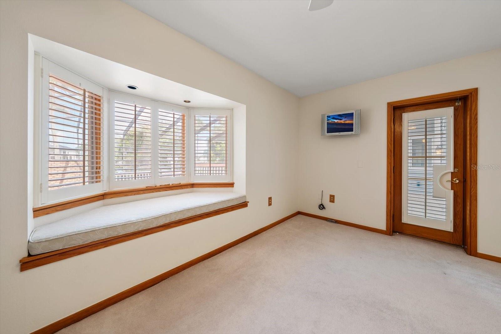 220 HARBOR VIEW LN — photo 57