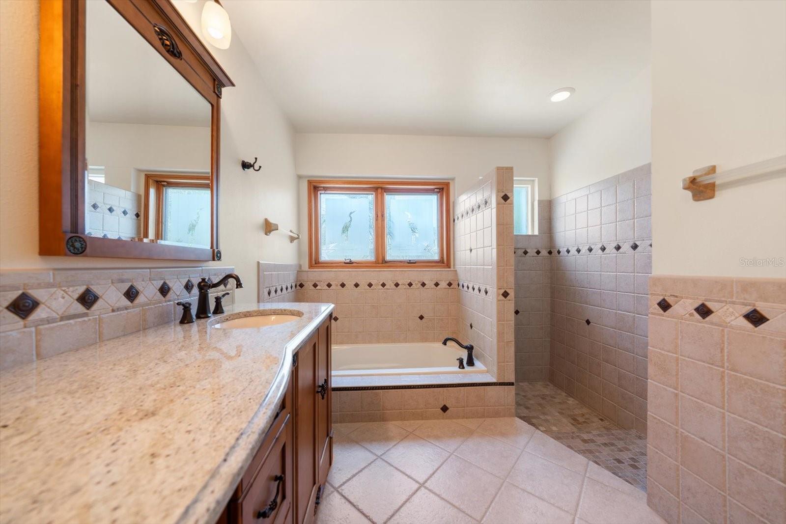 220 HARBOR VIEW LN — photo 59