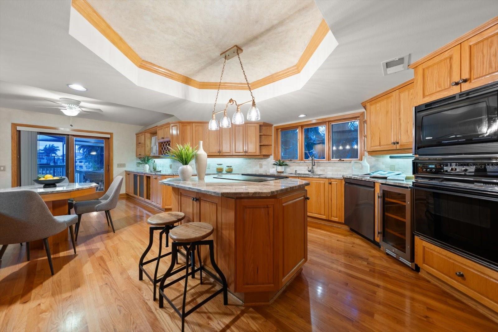 220 HARBOR VIEW LN — photo 23