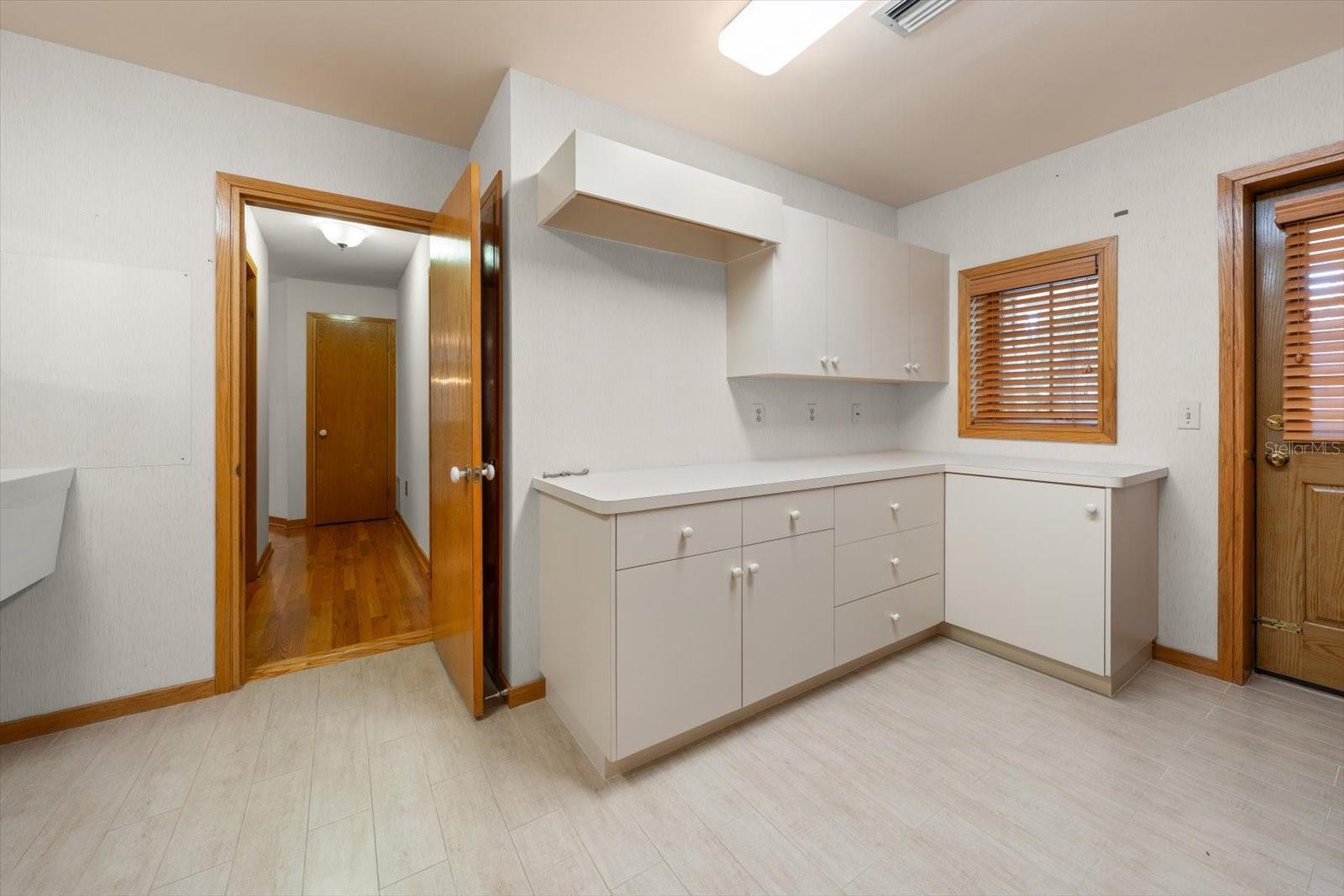 220 HARBOR VIEW LN — photo 63