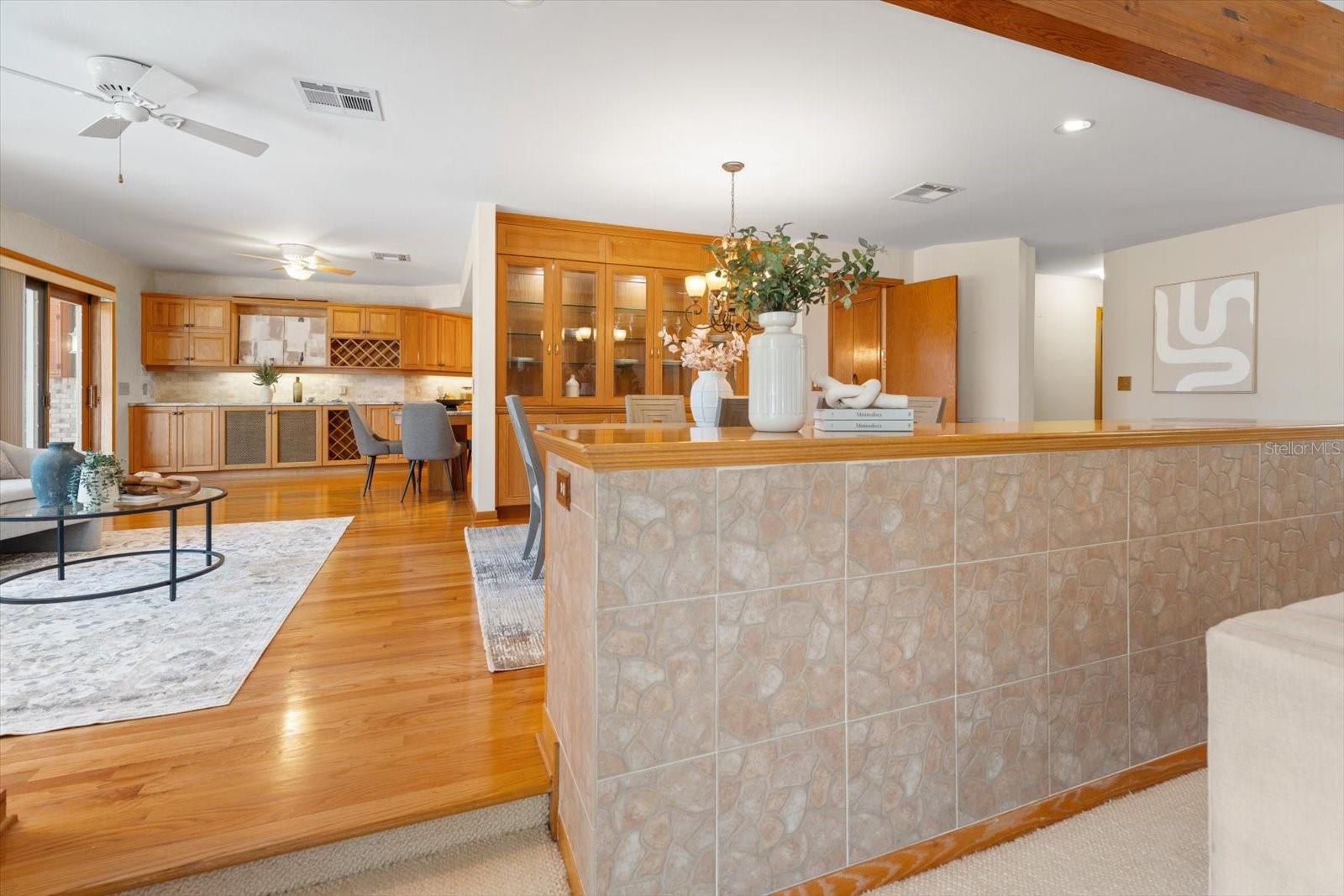 220 HARBOR VIEW LN — photo 18