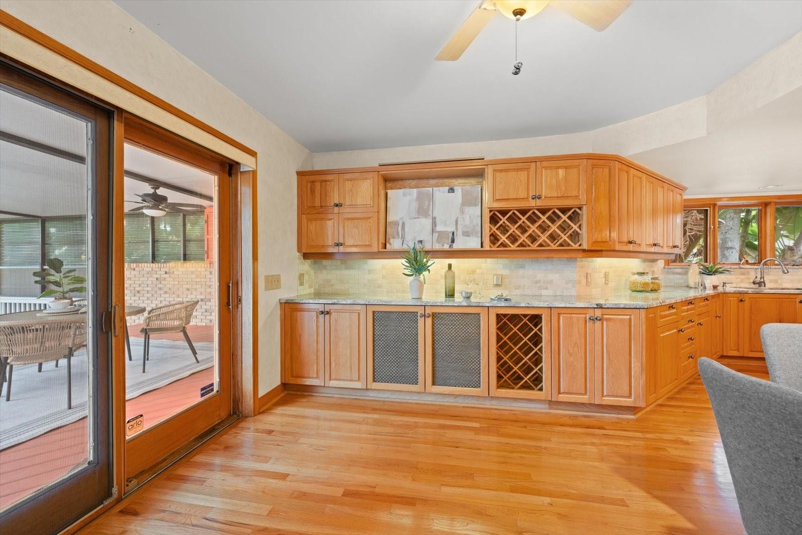 220 HARBOR VIEW LN — photo 20