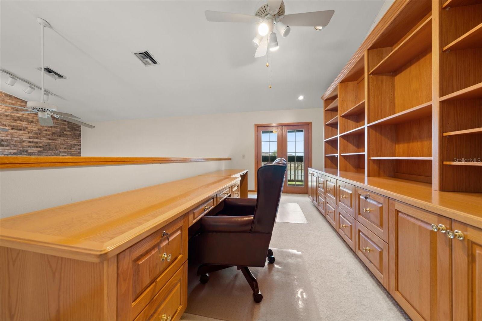 220 HARBOR VIEW LN — photo 37