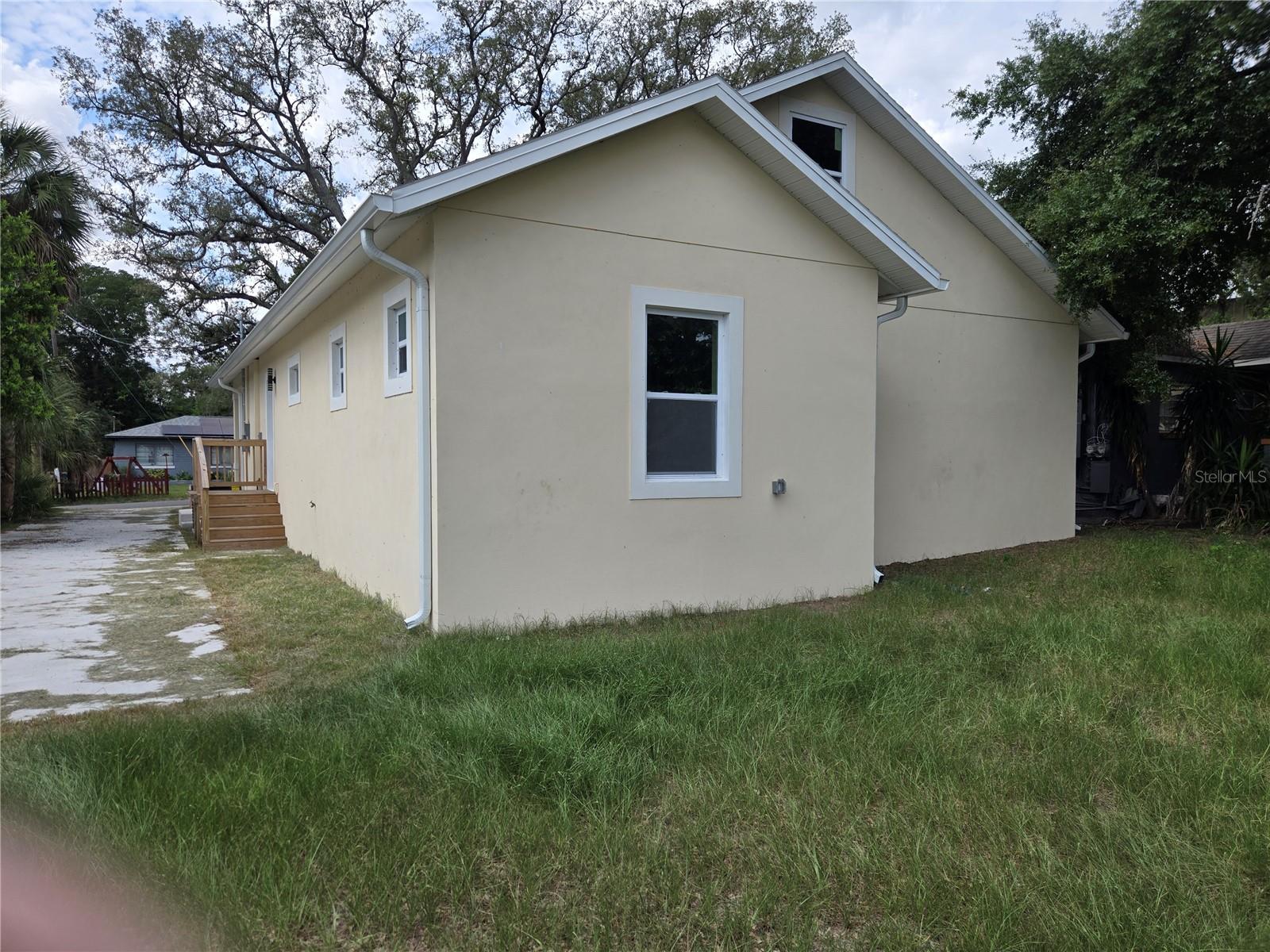 704 E ORCHID AVE — photo 22