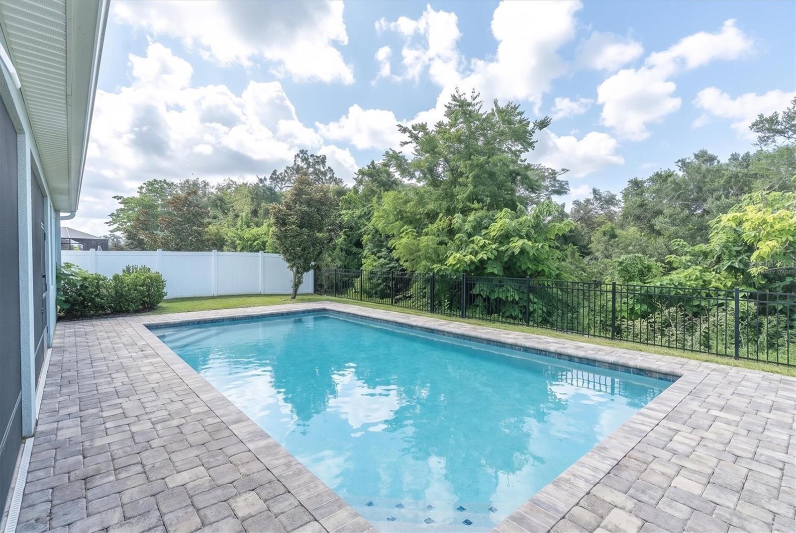 8110 PRAISE DR — photo 37