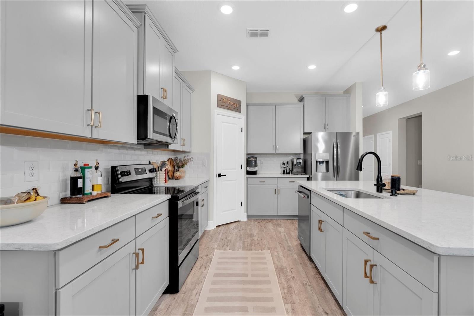 8110 PRAISE DR — photo 19