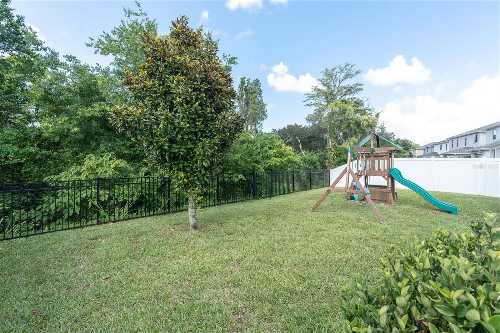 8110 PRAISE DR — photo 35