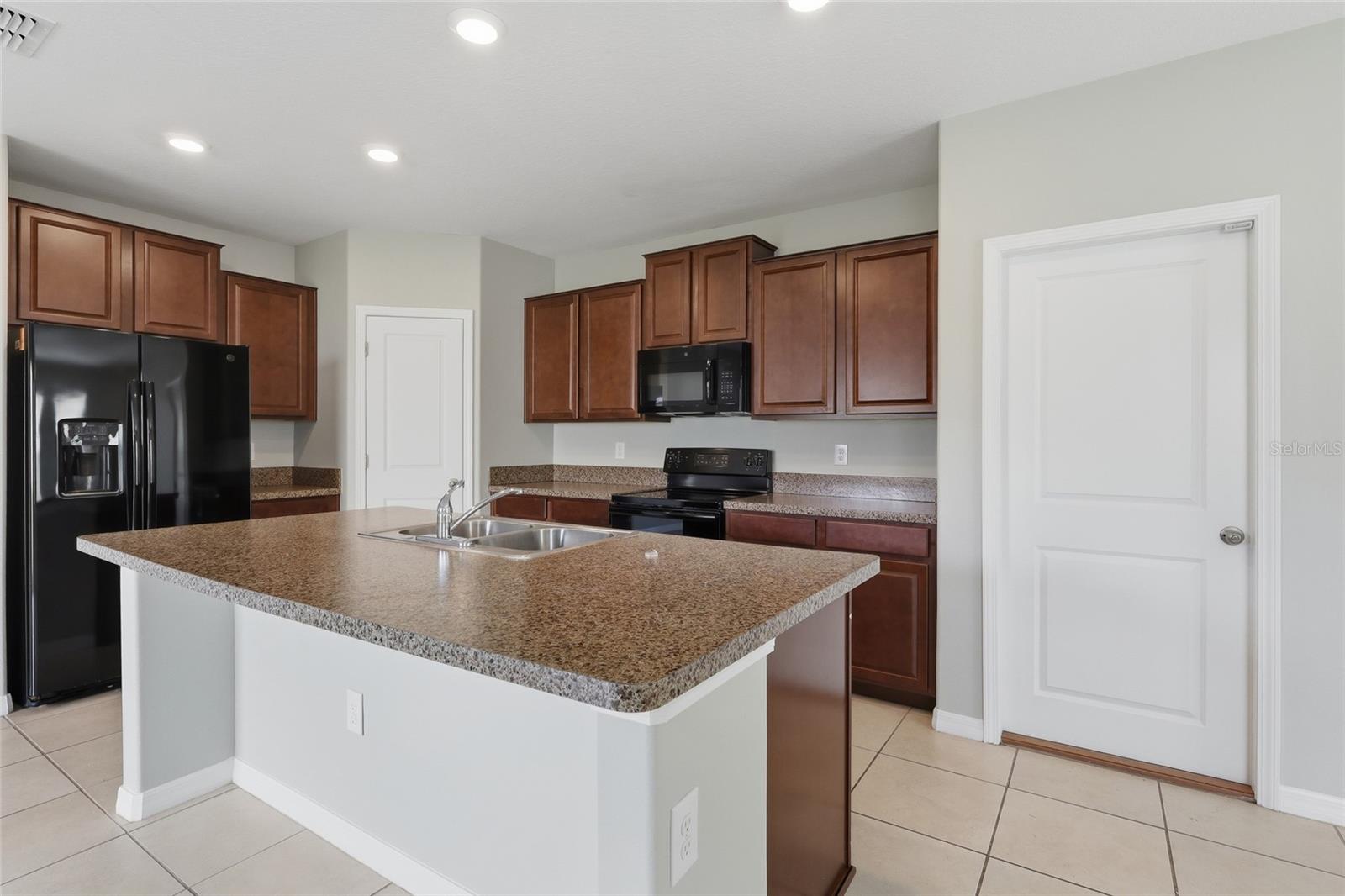 17237 WHITE MANGROVE DR — photo 5