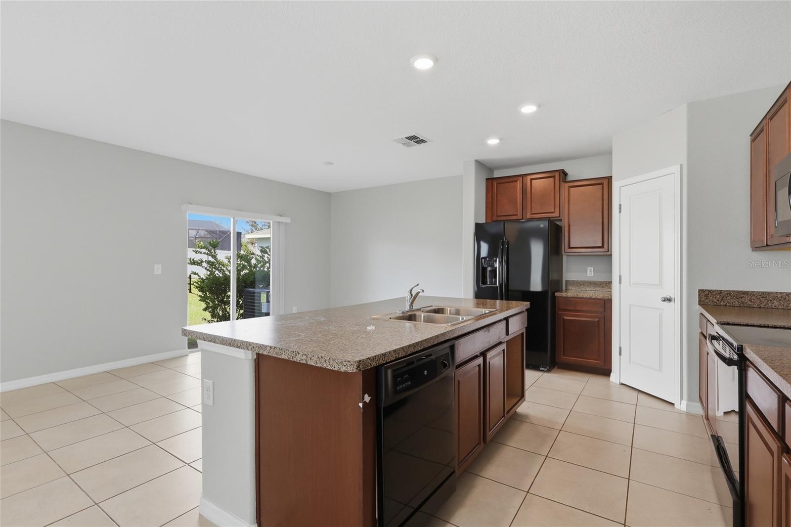 17237 WHITE MANGROVE DR — photo 7