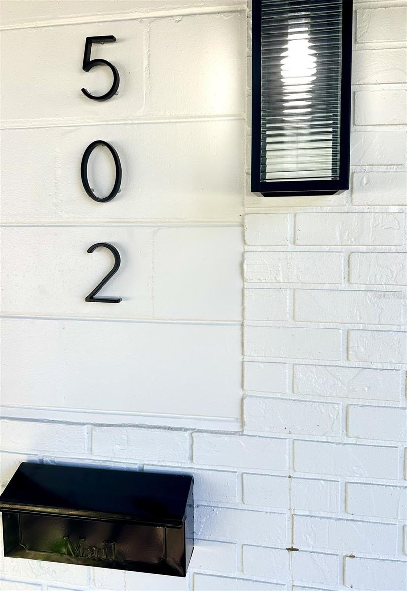 502 E KNOLLWOOD ST — photo 3