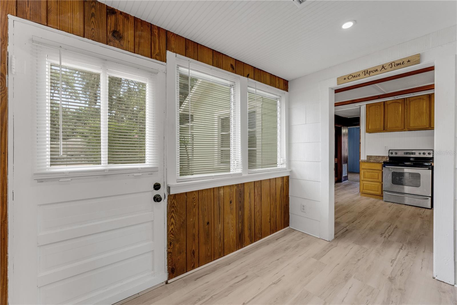 5651 ORANGE GROVE AVE — photo 26