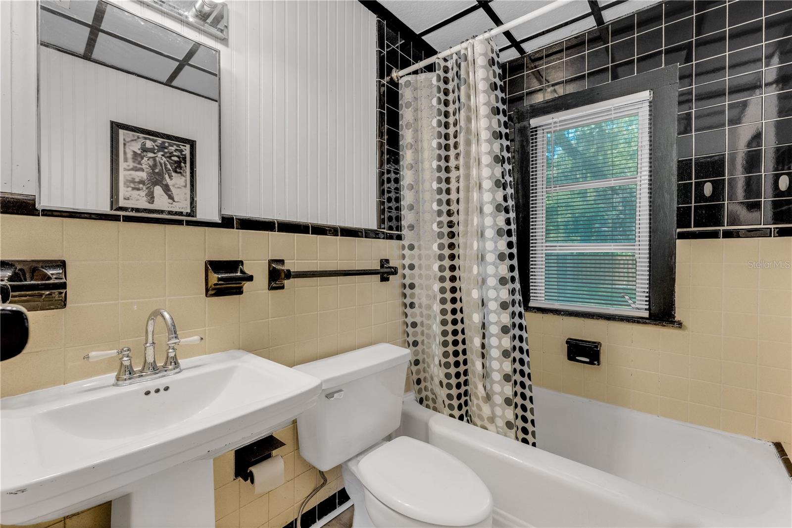 5651 ORANGE GROVE AVE — photo 23