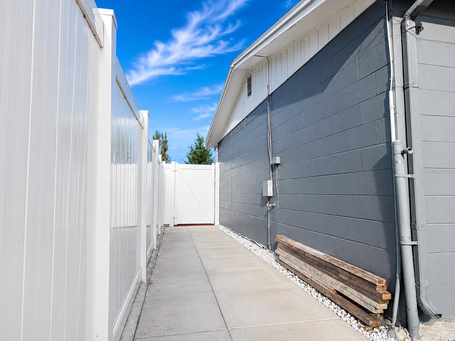 9015 PROSPERITY LN — photo 16