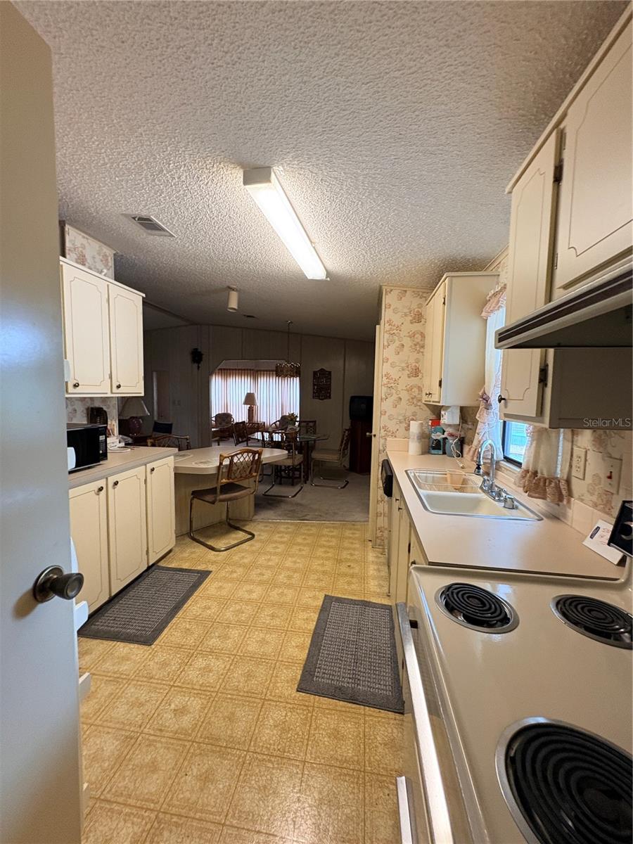 8519 BUCKINGHAM PL — photo 18
