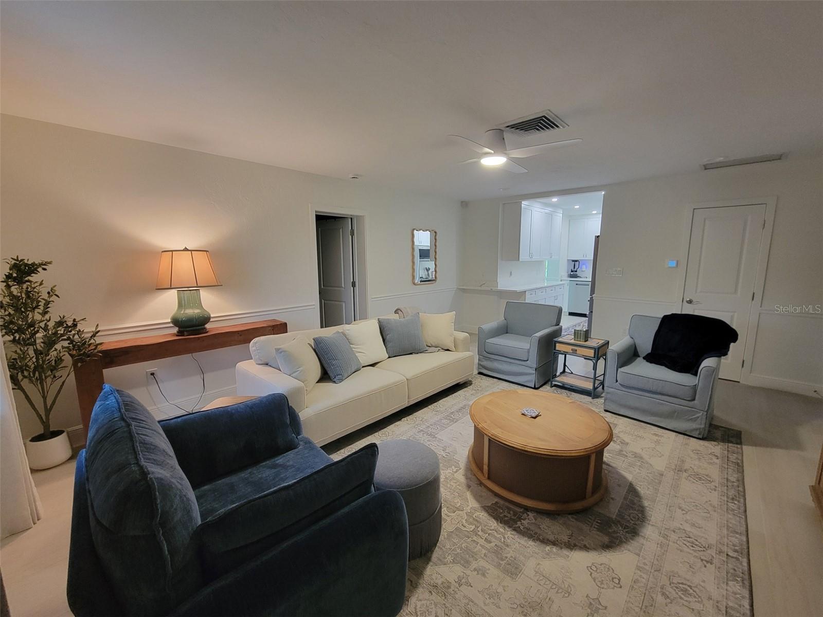 323 MADISON DR — photo 2