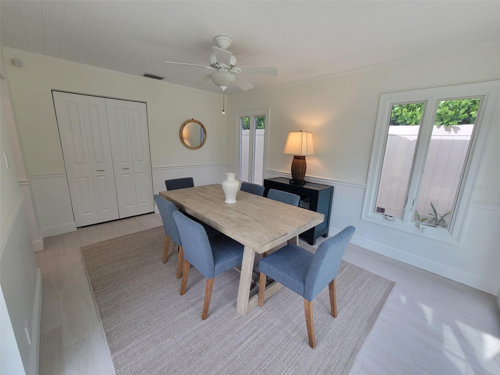 323 MADISON DR — photo 9