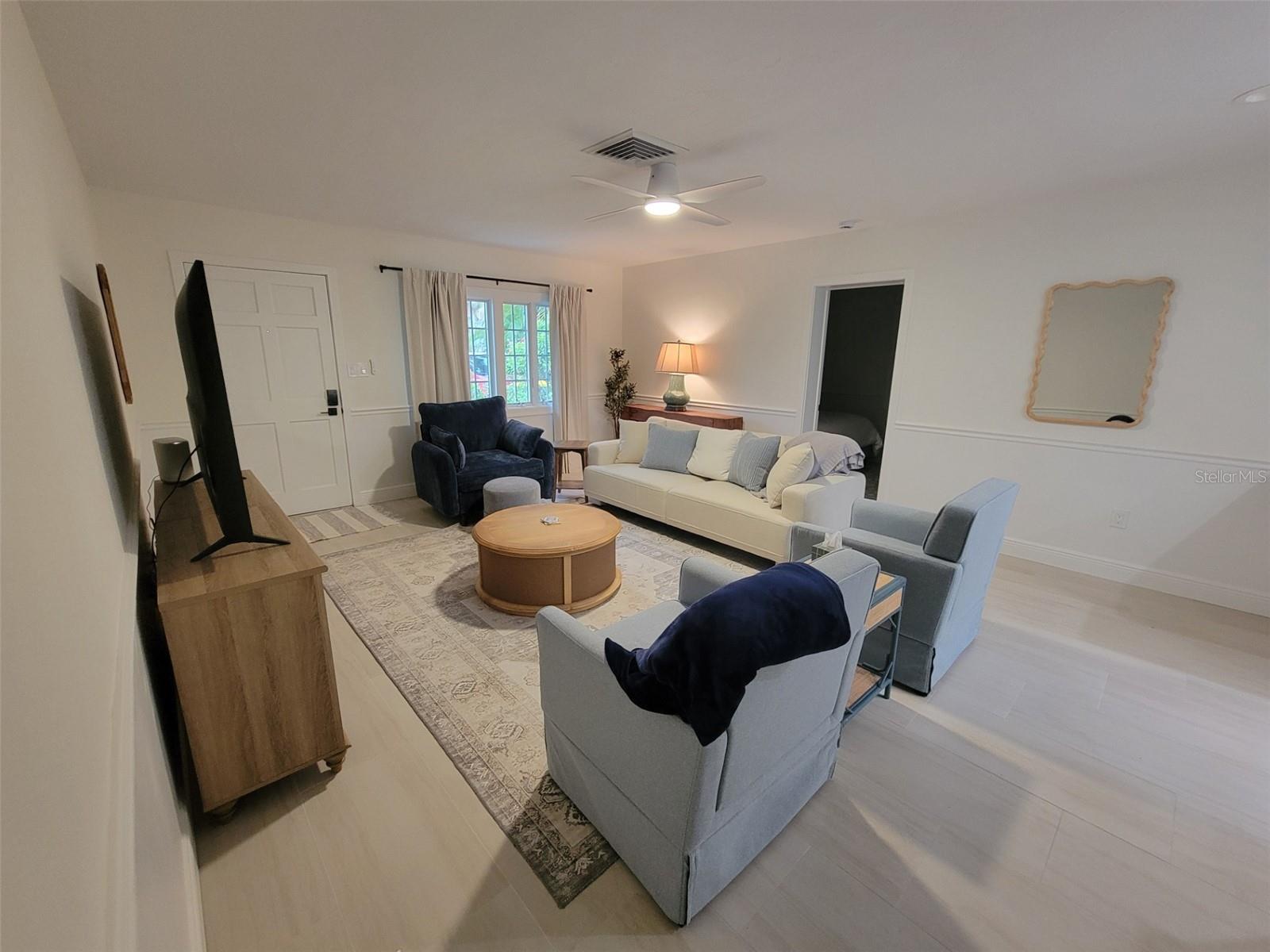 323 MADISON DR — photo 4