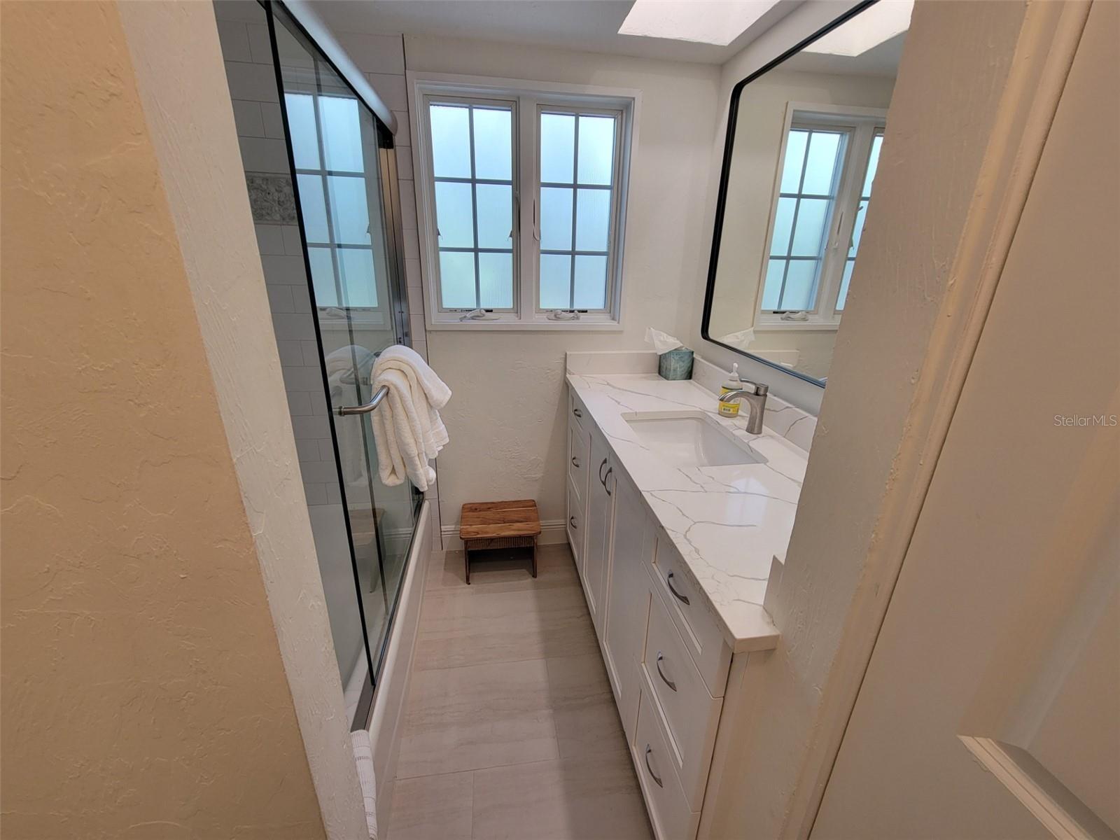 323 MADISON DR — photo 19