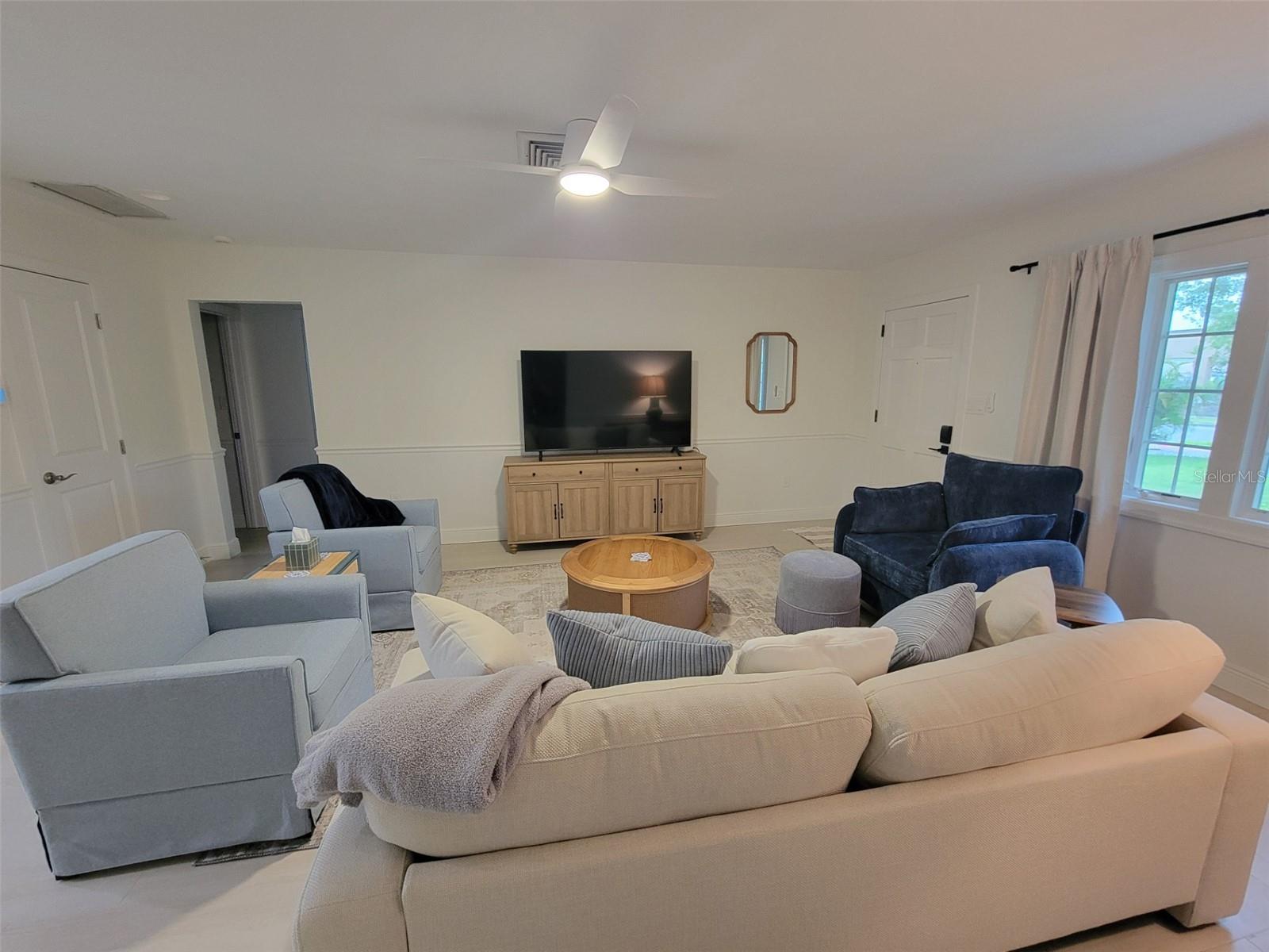 323 MADISON DR — photo 3