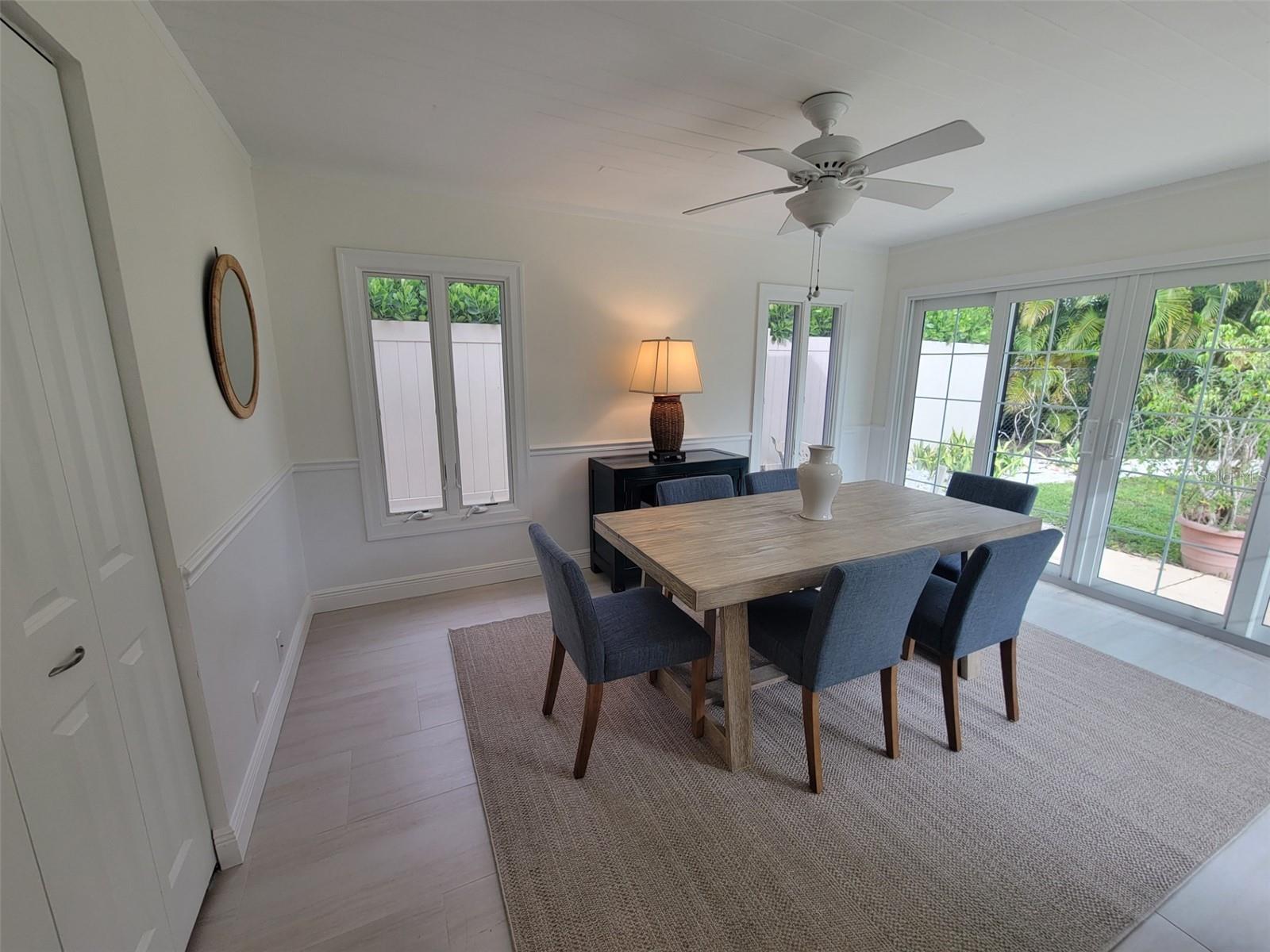 323 MADISON DR — photo 10