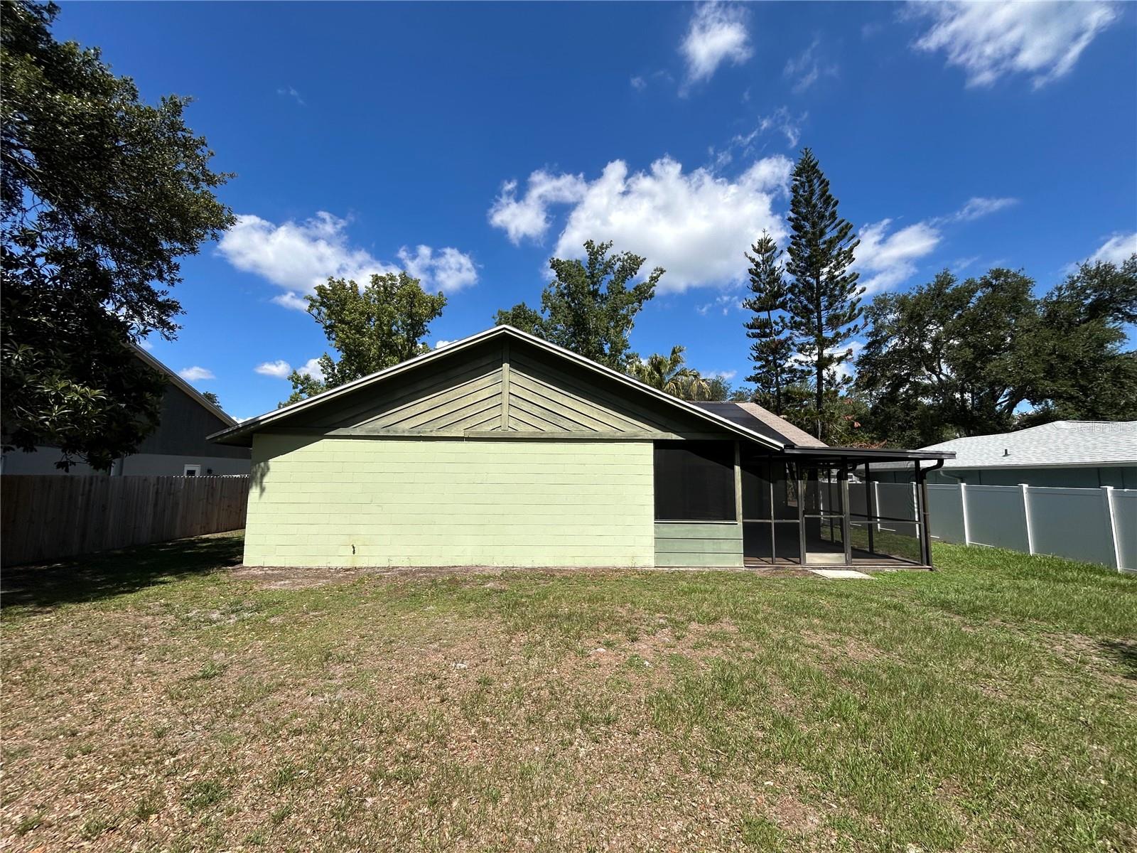 18425 SWAN LAKE DR — photo 49