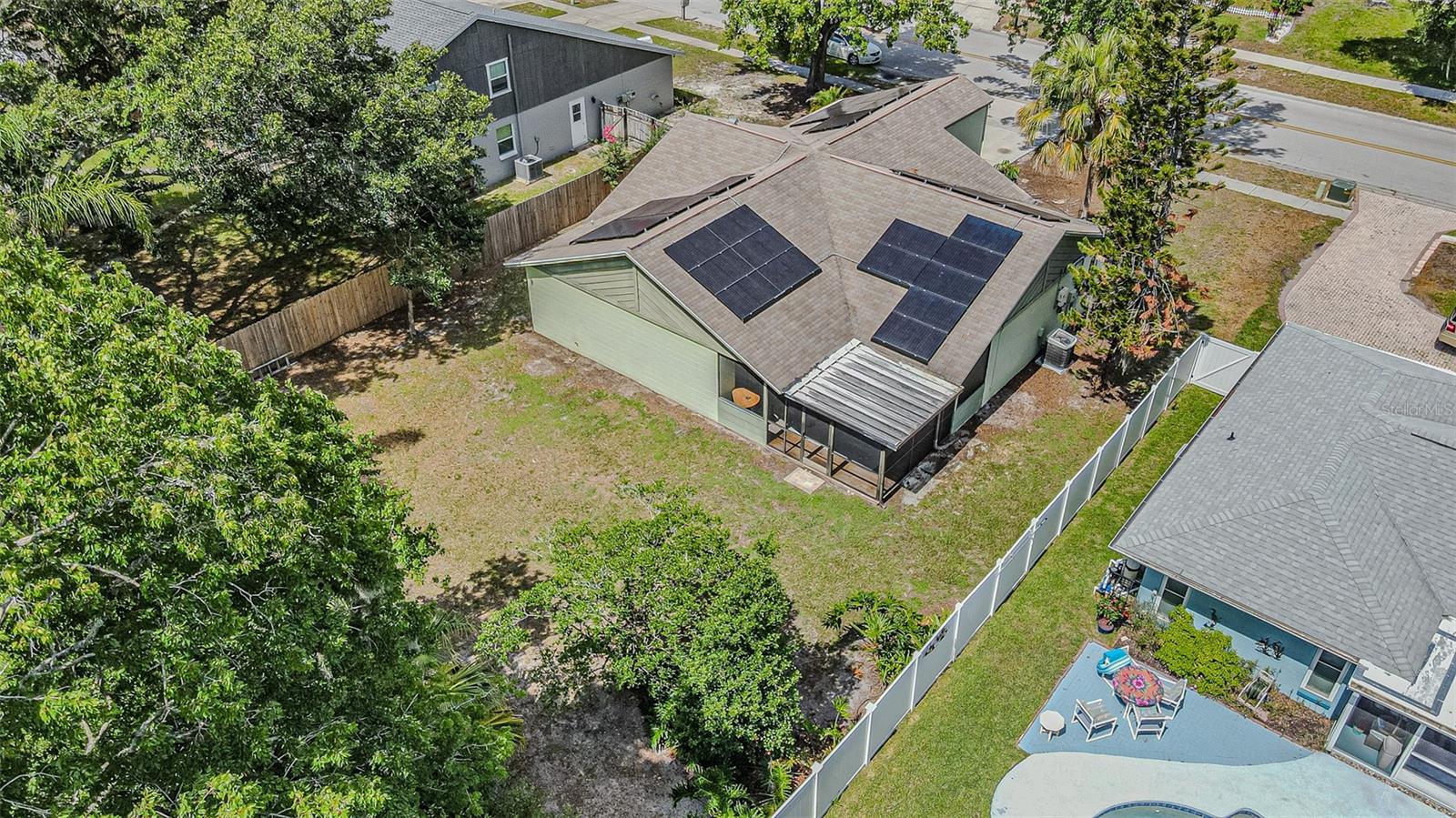 18425 SWAN LAKE DR — photo 13