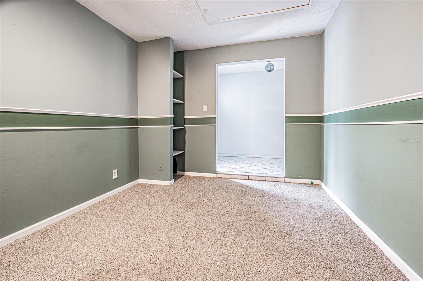 18425 SWAN LAKE DR — photo 36