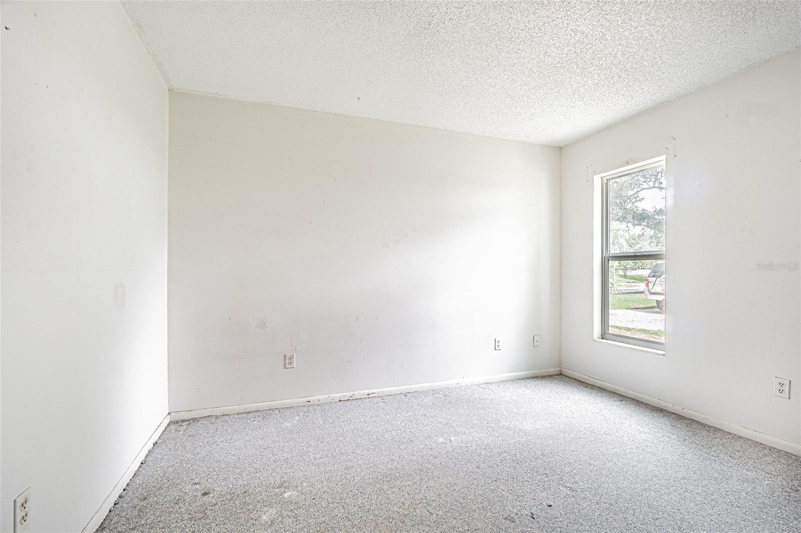 18425 SWAN LAKE DR — photo 38